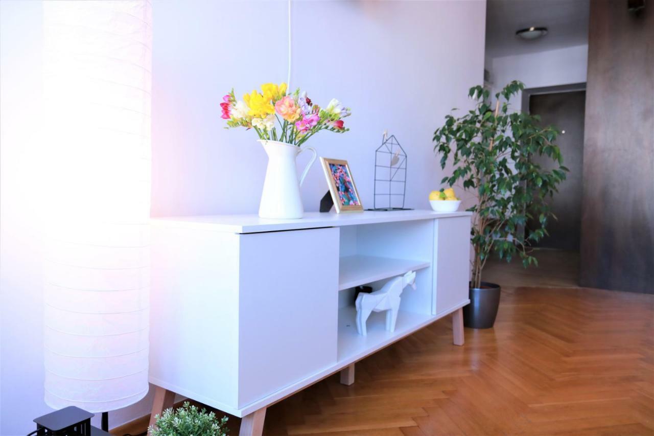 Cozy And Great Location By Cooee Apartments Varsóvia Exterior foto